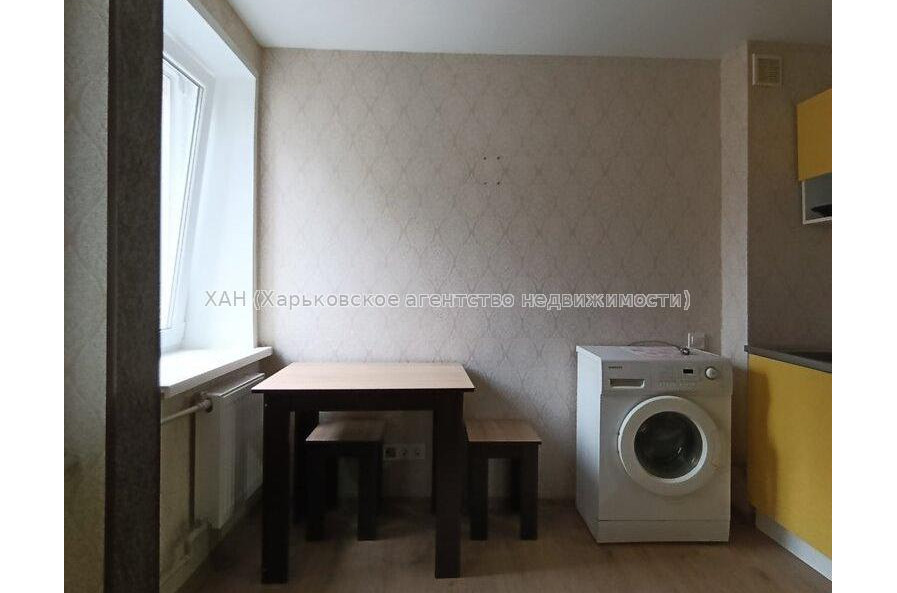 Продам квартиру, Александра Орлова ул. , 1  ком., 18 м², капитальный ремонт 