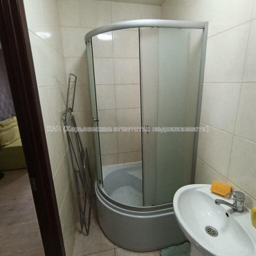 Продам квартиру, Александра Орлова ул. , 1  ком., 18 м², капитальный ремонт 