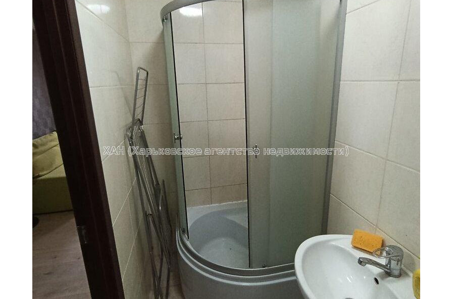 Продам квартиру, Александра Орлова ул. , 1  ком., 18 м², капитальный ремонт 