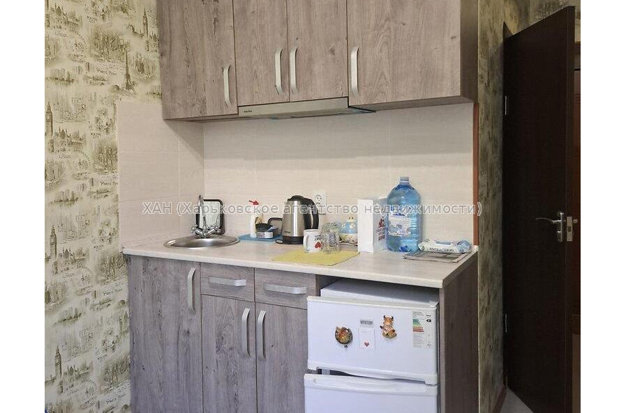 Продам квартиру, Единства ул. , 1 кім., 20 м², капитальный ремонт 
