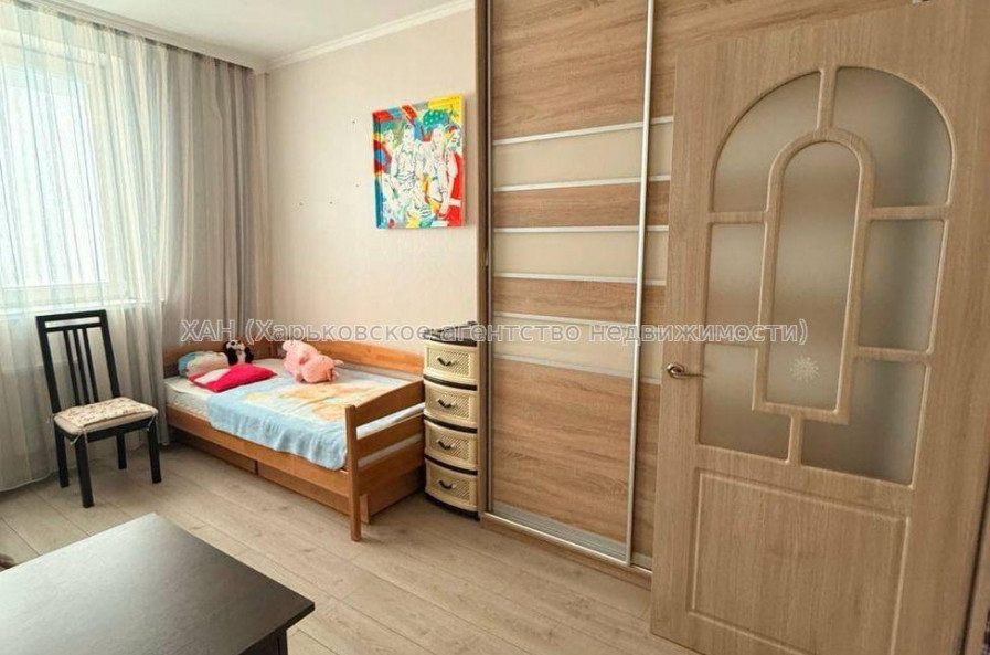 Продам квартиру, Зубарева Александра ул. , 1  ком., 42.70 м², капитальный ремонт 