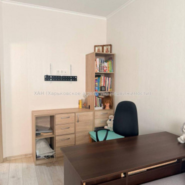 Продам квартиру, Зубарева Александра ул. , 1  ком., 42.70 м², капитальный ремонт 
