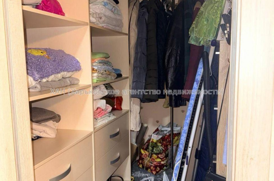 Продам квартиру, Зубарева Александра ул. , 1  ком., 42.70 м², капитальный ремонт 