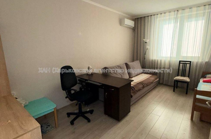 Продам квартиру, Зубарева Александра ул. , 1  ком., 42.70 м², капитальный ремонт 