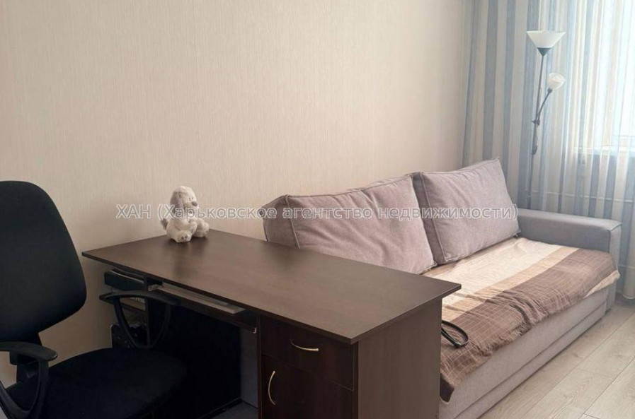 Продам квартиру, Зубарева Александра ул. , 1  ком., 42.70 м², капитальный ремонт 