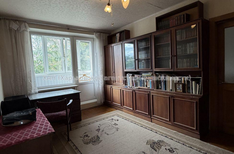 Продам квартиру, Михаила Семенко ул. , 4 кім., 80 м², евроремонт 