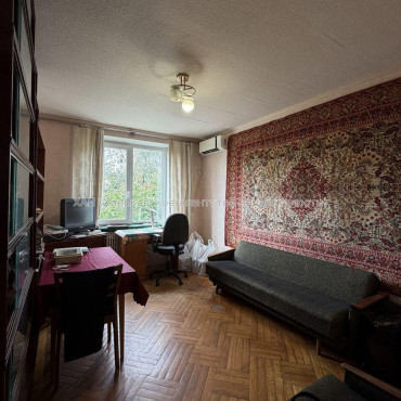 Продам квартиру, Михаила Семенко ул. , 4 кім., 80 м², евроремонт 