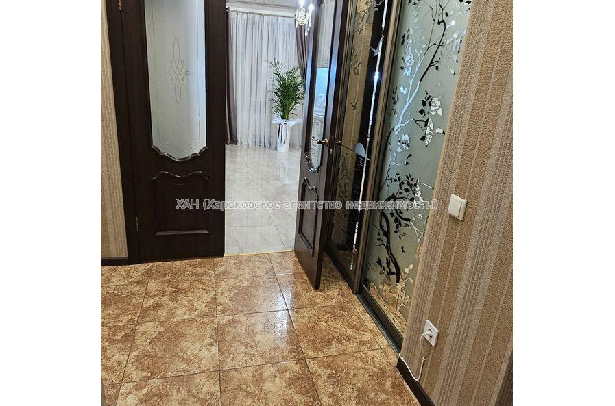 Продам квартиру, Залесская ул. , 2  ком., 60 м², авторский дизайн 