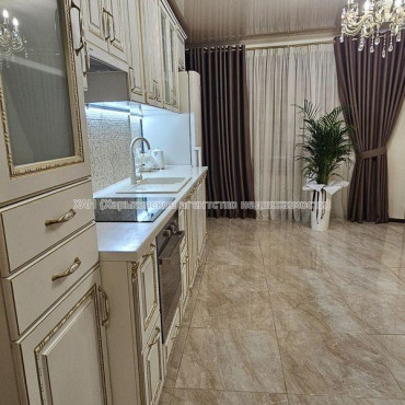Продам квартиру, Залесская ул. , 2  ком., 60 м², авторский дизайн 