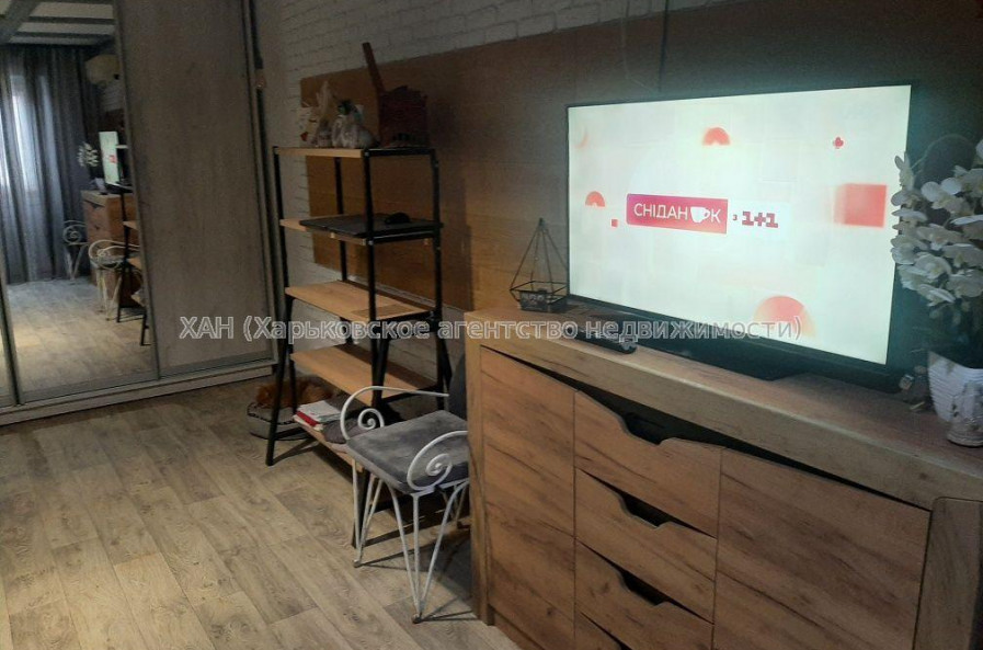 Продам квартиру, 12 Апреля ул. , 1 кім., 33 м², авторский дизайн 