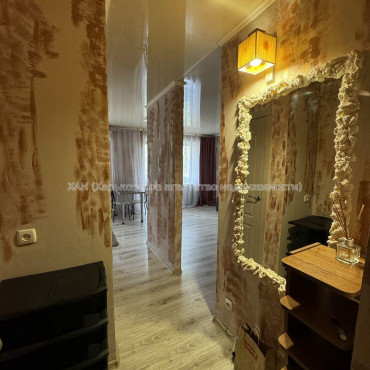 Продам квартиру, 23 Августа ул. , 1  ком., 32 м², капитальный ремонт 