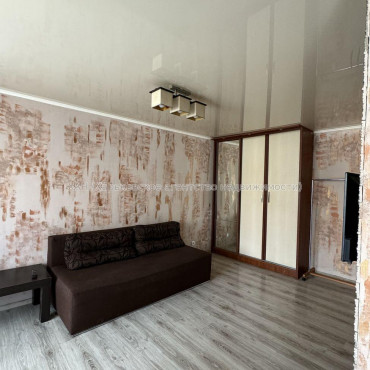 Продам квартиру, 23 Августа ул. , 1  ком., 32 м², капитальный ремонт 