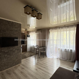 Продам квартиру, 23 Августа ул. , 1  ком., 32 м², капитальный ремонт