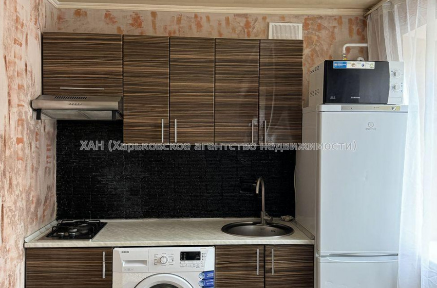 Продам квартиру, 23 Августа ул. , 1  ком., 32 м², капитальный ремонт 