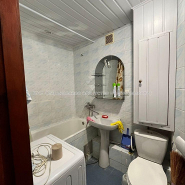 Продам квартиру, Гвардейцев Широнинцев ул. , 3 кім., 63 м², косметический ремонт 