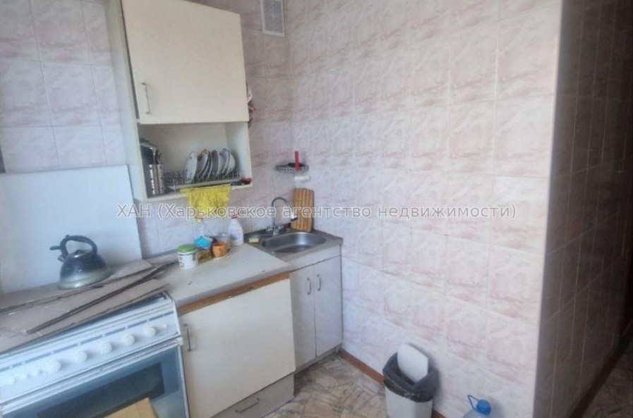 Продам квартиру, Гвардейцев Широнинцев ул. , 3 кім., 63 м², косметический ремонт 