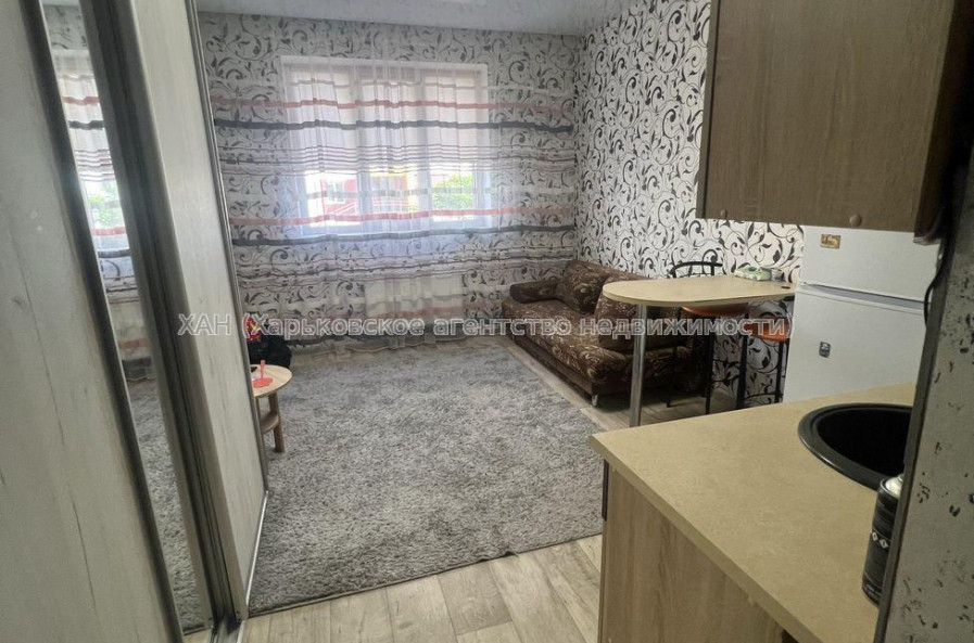 Продам квартиру, Драгоманова ул. , 1  ком., 20.50 м², советский ремонт 