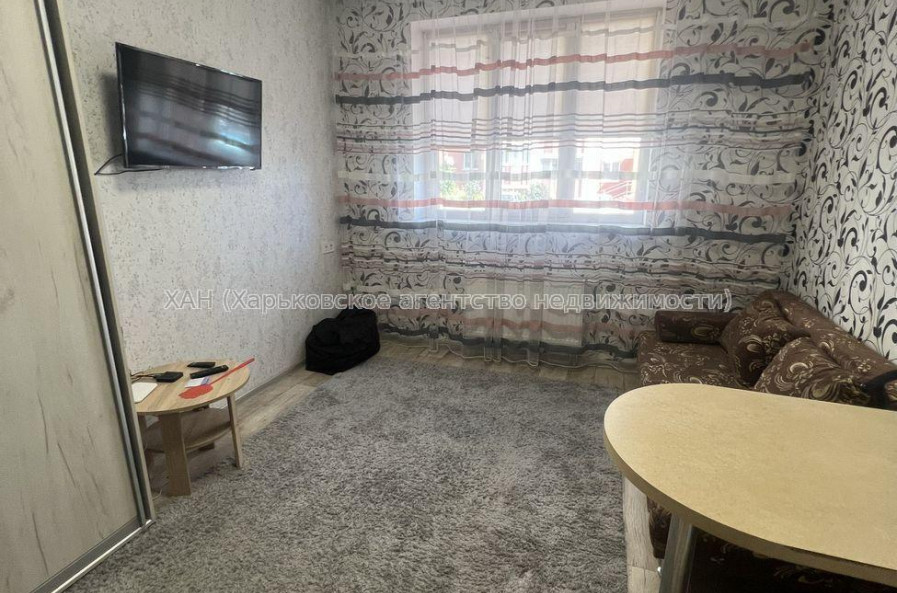 Продам квартиру, Драгоманова ул. , 1  ком., 20.50 м², советский ремонт 