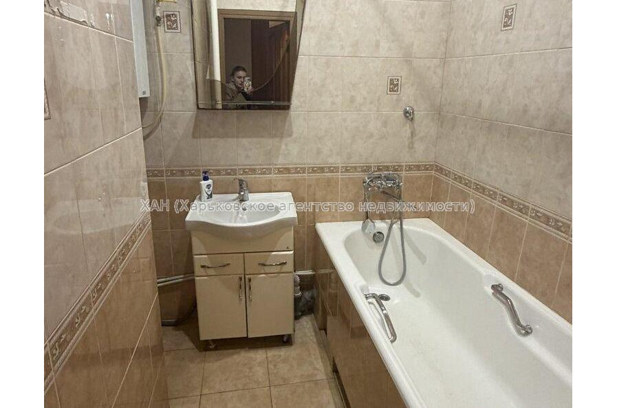 Продам квартиру, Мироносицкая ул. , 4  ком., 74.60 м², косметический ремонт 