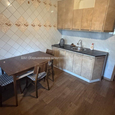 Продам квартиру, Мироносицкая ул. , 4  ком., 74.60 м², косметический ремонт 