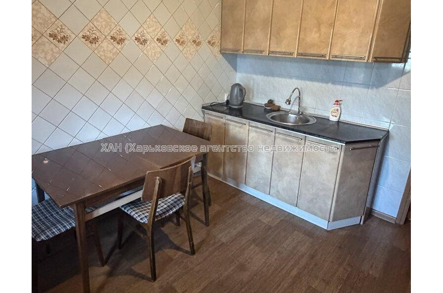 Продам квартиру, Мироносицкая ул. , 4  ком., 74.60 м², косметический ремонт 