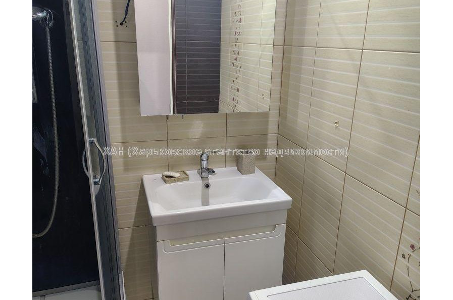 Продам квартиру, 23 Августа ул. , 1 кім., 31.90 м², авторский дизайн 