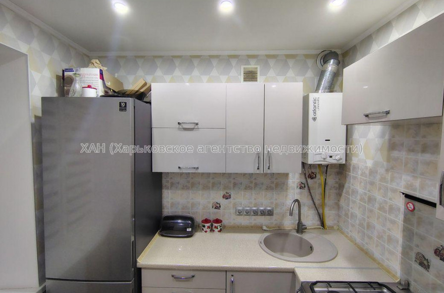 Продам квартиру, 23 Августа ул. , 1 кім., 31.90 м², авторский дизайн 