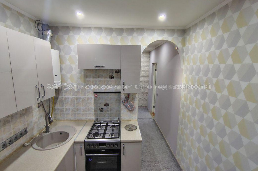 Продам квартиру, 23 Августа ул. , 1 кім., 31.90 м², авторский дизайн 