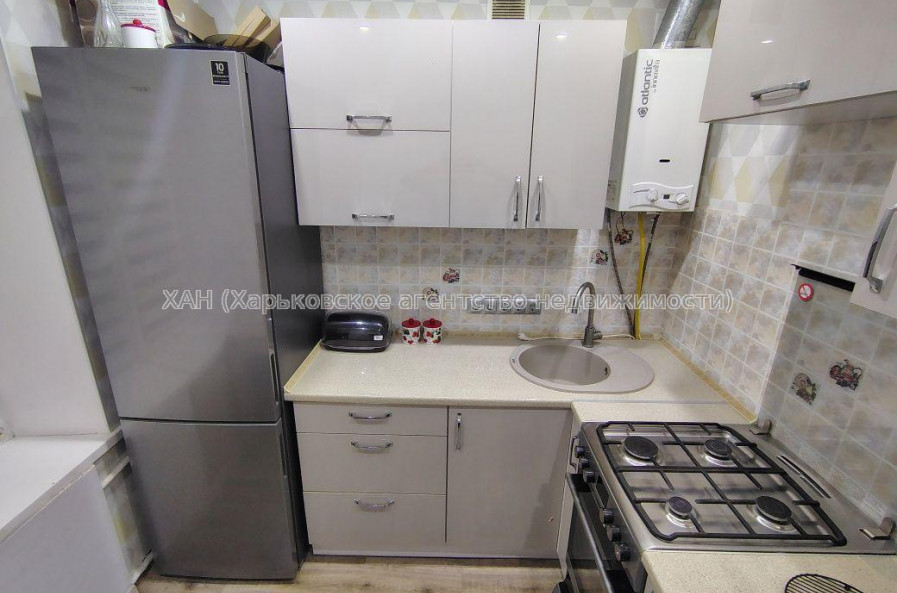 Продам квартиру, 23 Августа ул. , 1 кім., 31.90 м², авторский дизайн 