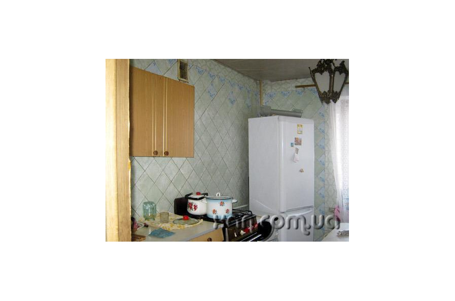 Продам квартиру, Мерефянское шоссе , 4  ком., 82 м², косметический ремонт 