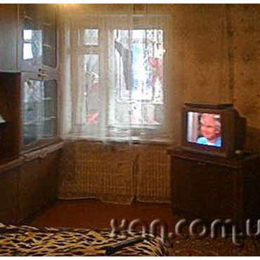 Продам квартиру, Мерефянское шоссе , 4  ком., 82 м², косметический ремонт 
