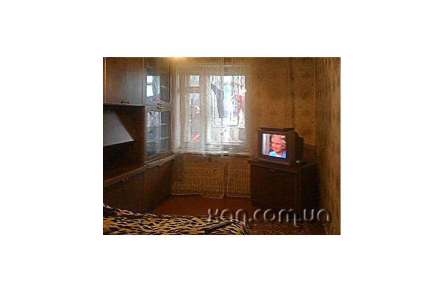 Продам квартиру, Мерефянское шоссе , 4  ком., 82 м², косметический ремонт 