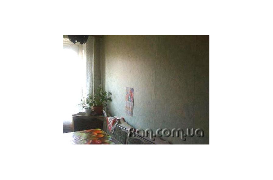 Продам квартиру, Мерефянское шоссе , 4  ком., 82 м², косметический ремонт 