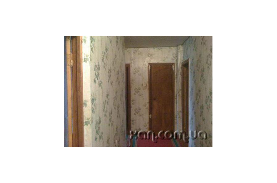 Продам квартиру, Мерефянское шоссе , 4  ком., 82 м², косметический ремонт 