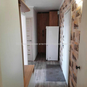Продам квартиру, Ньютона ул. , 2 кім., 45 м², капитальный ремонт 