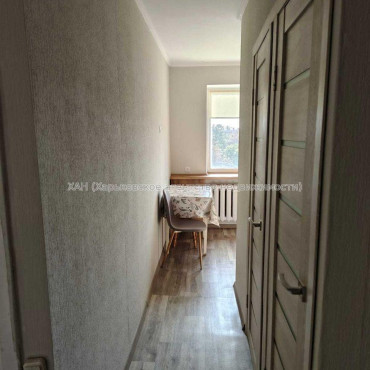 Продам квартиру, Ньютона ул. , 2 кім., 45 м², капитальный ремонт 