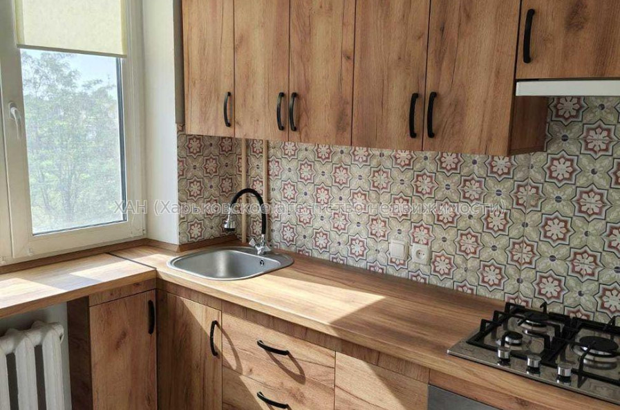 Продам квартиру, Ньютона ул. , 2 кім., 45 м², капитальный ремонт 
