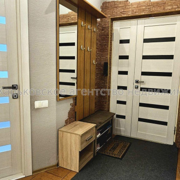 Продам квартиру, Пушкинский въезд , 3  ком., 75.30 м², косметический ремонт 