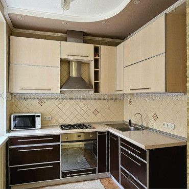 Продам квартиру, Пушкинский въезд , 3  ком., 75.30 м², косметический ремонт 