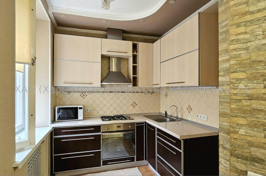 Продам квартиру, Пушкинский въезд , 3  ком., 75.30 м², косметический ремонт 