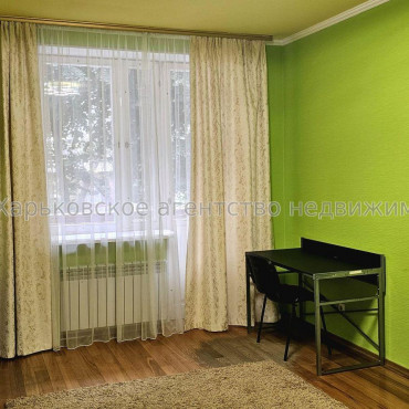 Продам квартиру, Пушкинский въезд , 3  ком., 75.30 м², косметический ремонт 