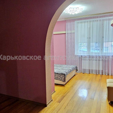 Продам квартиру, Пушкинский въезд , 3  ком., 75.30 м², косметический ремонт 