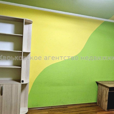 Продам квартиру, Пушкинский въезд , 3  ком., 75.30 м², косметический ремонт 