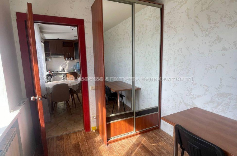 Продам квартиру, Ферганская ул. , 3  ком., 53 м², косметический ремонт 