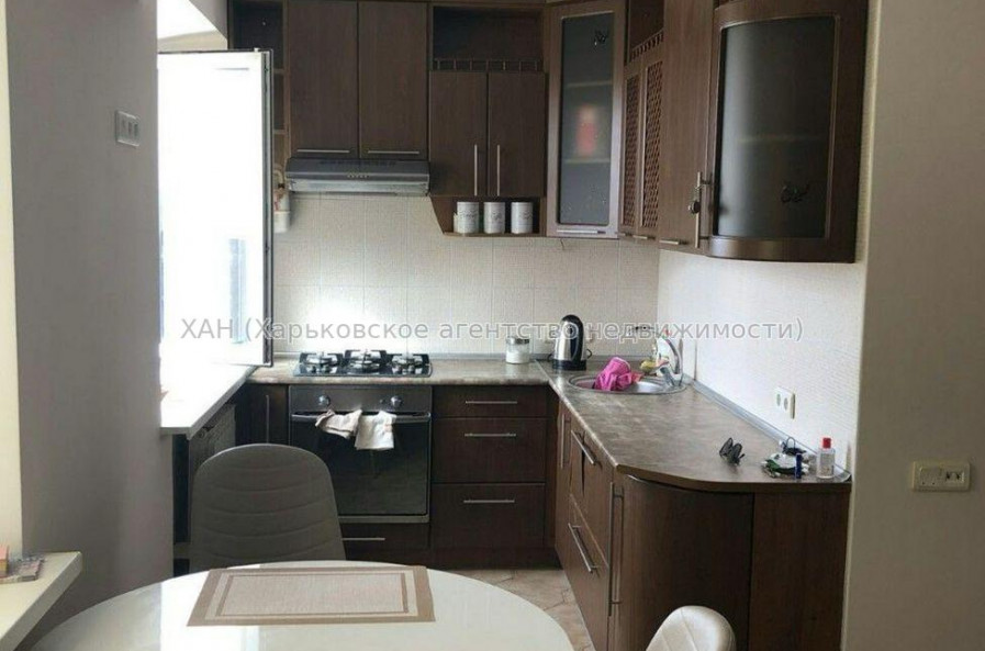 Продам квартиру, Ферганская ул. , 3  ком., 53 м², косметический ремонт 