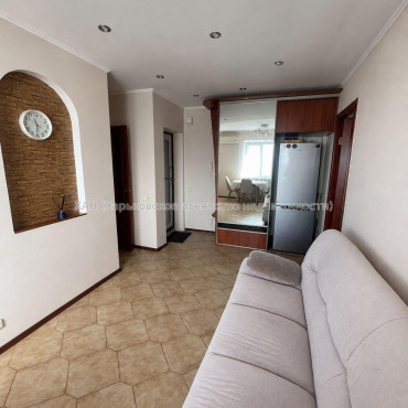 Продам квартиру, Ферганская ул. , 3  ком., 53 м², косметический ремонт 