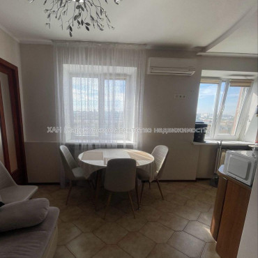 Продам квартиру, Ферганская ул. , 3  ком., 53 м², косметический ремонт 