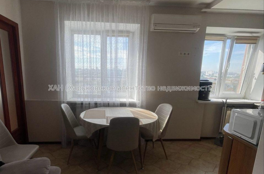 Продам квартиру, Ферганская ул. , 3  ком., 53 м², косметический ремонт 