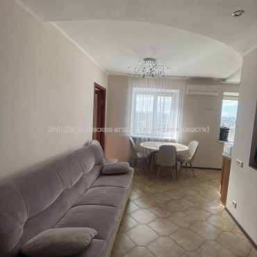 Продам квартиру, Ферганская ул. , 3  ком., 53 м², косметический ремонт 