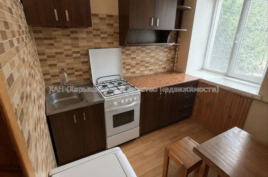 Продам квартиру, Льва Ландау просп. , 2  ком., 42 м², косметический ремонт 